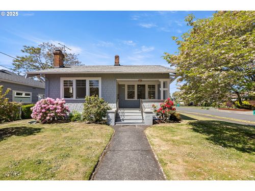 2703 Se 66th Ave, Portland, OR, 97206-1211 | Card Image
