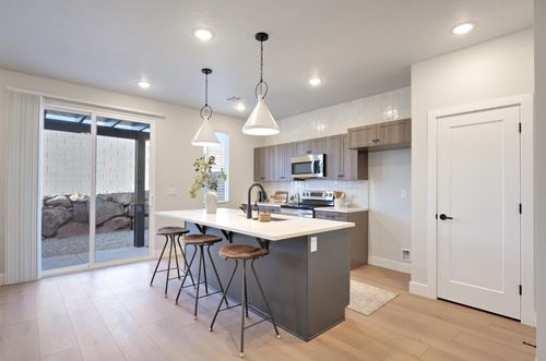 62-3975 E Fossil Way, Washington, UT, 84780-8821 | Card Image
