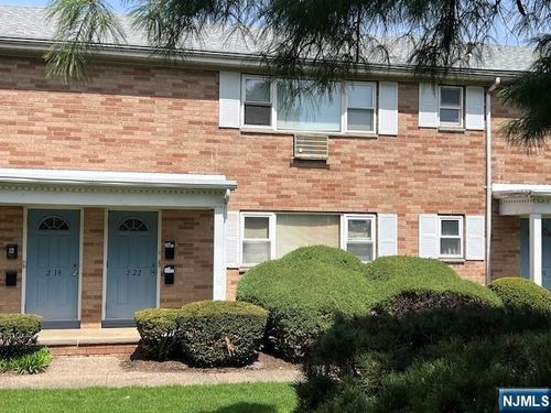 2-22 Virginia Dr, Fair Lawn, NJ, 07410-4723 | Card Image