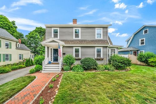 10 Essex St, Amesbury, MA, 01913-1504 | Card Image