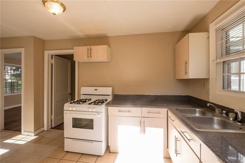 1801 Oakmont Dr Nw, Atlanta, GA, 30314-1829 | Card Image