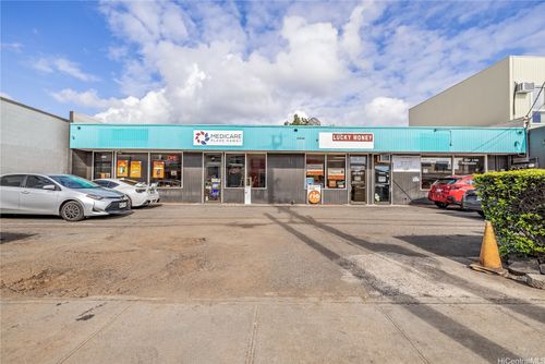 2046 N King St, Honolulu, HI, 96819-3482 | Card Image