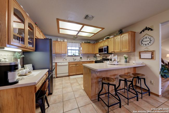 172 Home Pl, House other with 3 bedrooms, 2 bathrooms and null parking in Adkins TX | Image 10