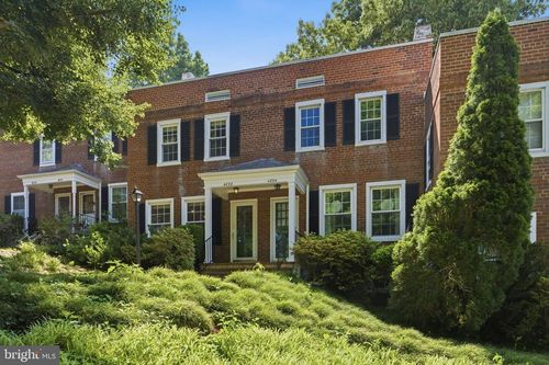4892 28th St S, ARLINGTON, VA, 22206-1366 | Card Image