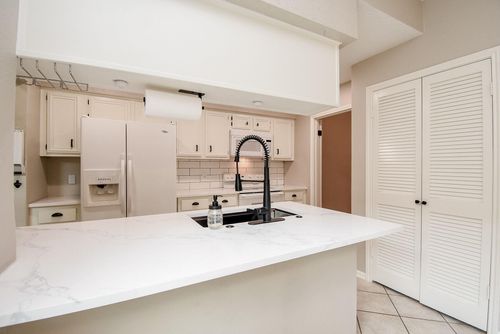 502-800 Country Place Dr, Houston, TX, 77079-5549 | Card Image