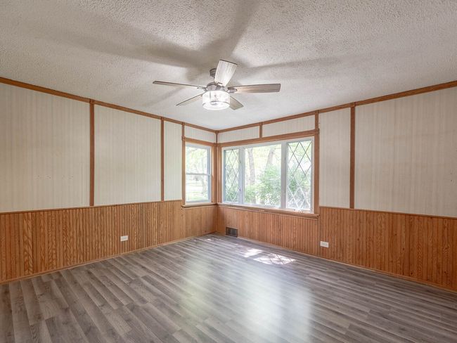 566 Glendale Ave, House other with 3 bedrooms, 1 bathrooms and 2 parking in Glen Ellyn IL | Image 9