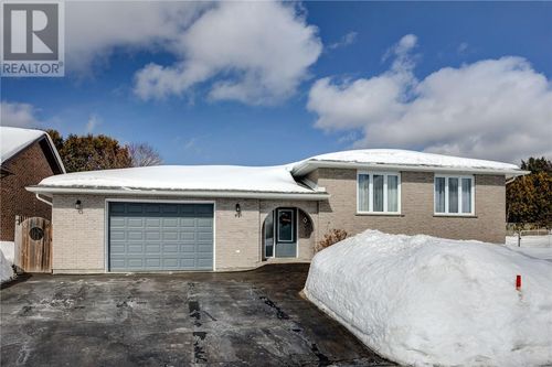 41 Oak St, Capreol, ON, P0M1H0 | Card Image