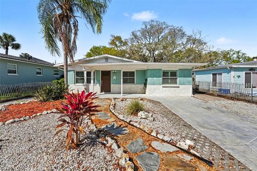 318 Bath St, TARPON SPRINGS, FL, 34689-3511 | Card Image