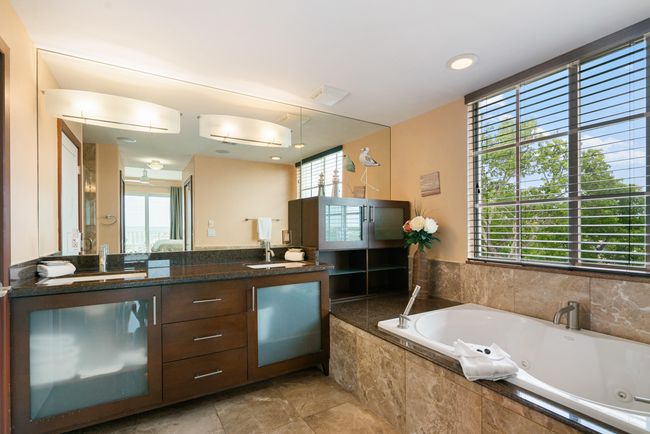 Primary bath | Image 17