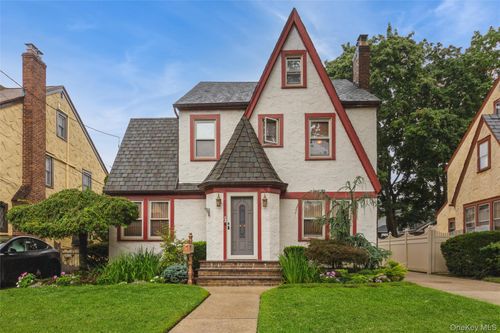 34 Archer Road, Hempstead, NY, 11552 | Card Image