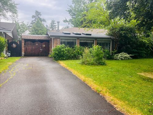 8390 Breadner Cres, Niagara Falls, ON, L2G6N5 | Card Image