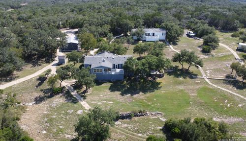 251 County Road 246, Hondo, TX, 78861-6417 | Card Image