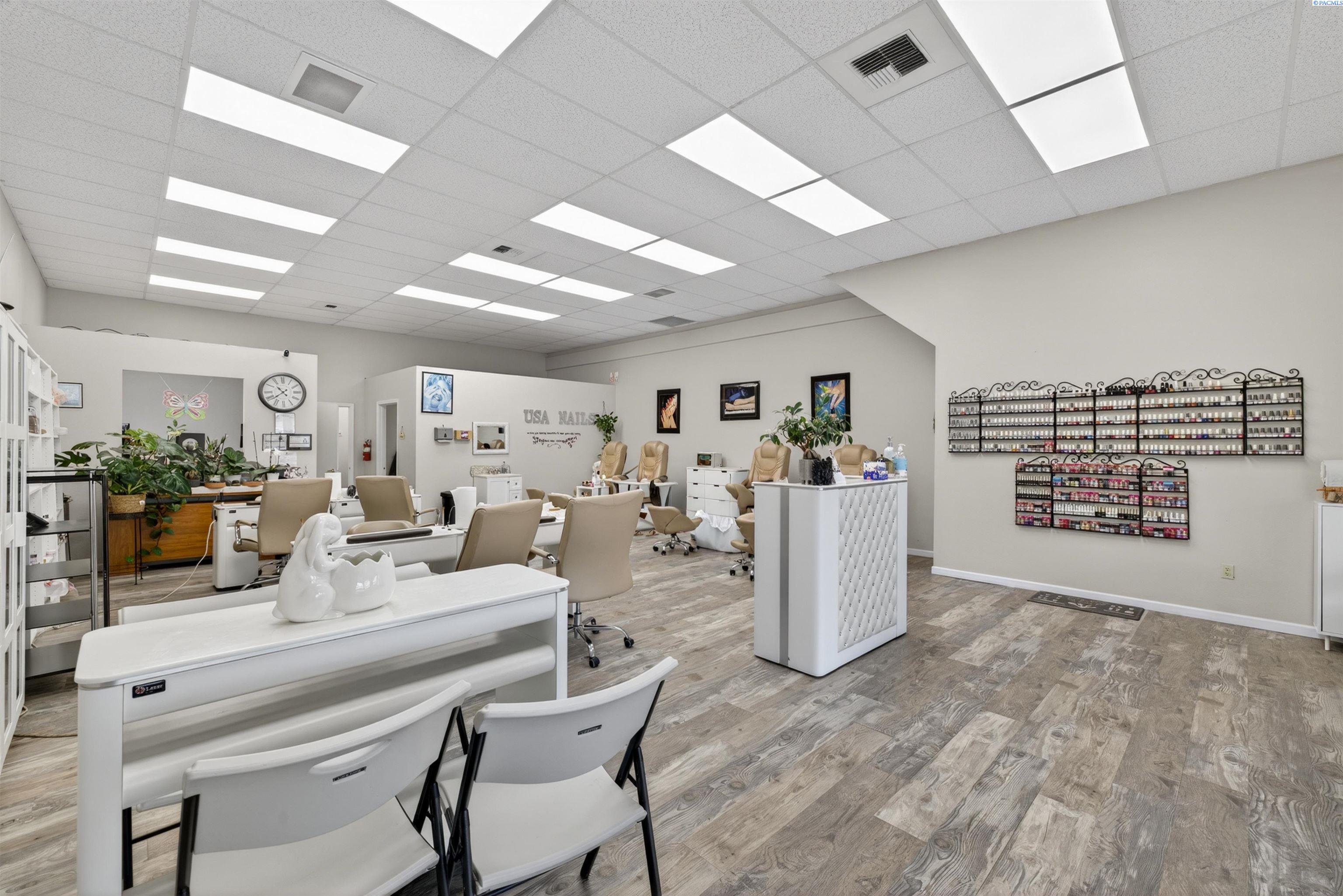 Commercial Sale in Sunnyside 4