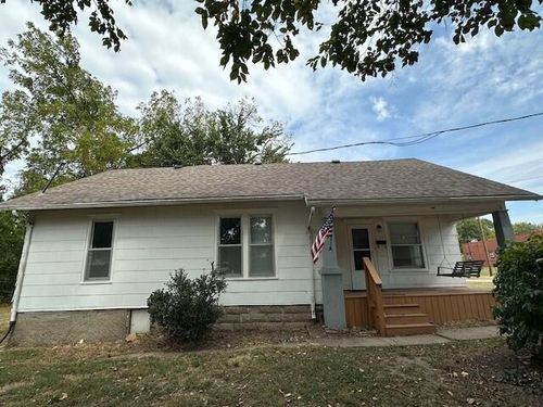 611 N Clay St, Nevada, MO, 64772-2112 | Card Image