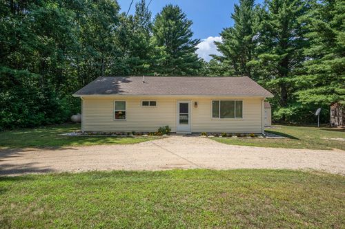 3979 Pfeiffer Ct, Morley, MI, 49336-9577 | Card Image