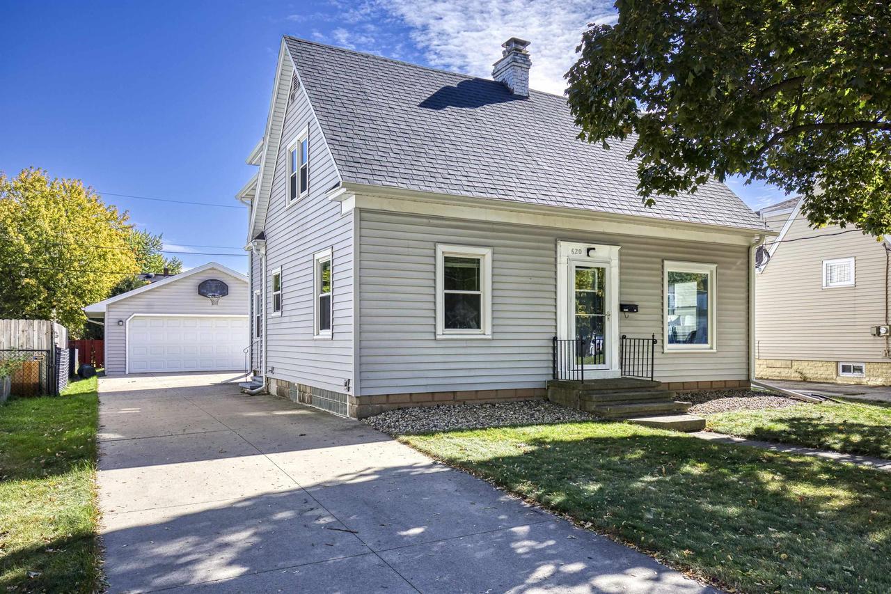 Grove St, Neenah, WI 54956