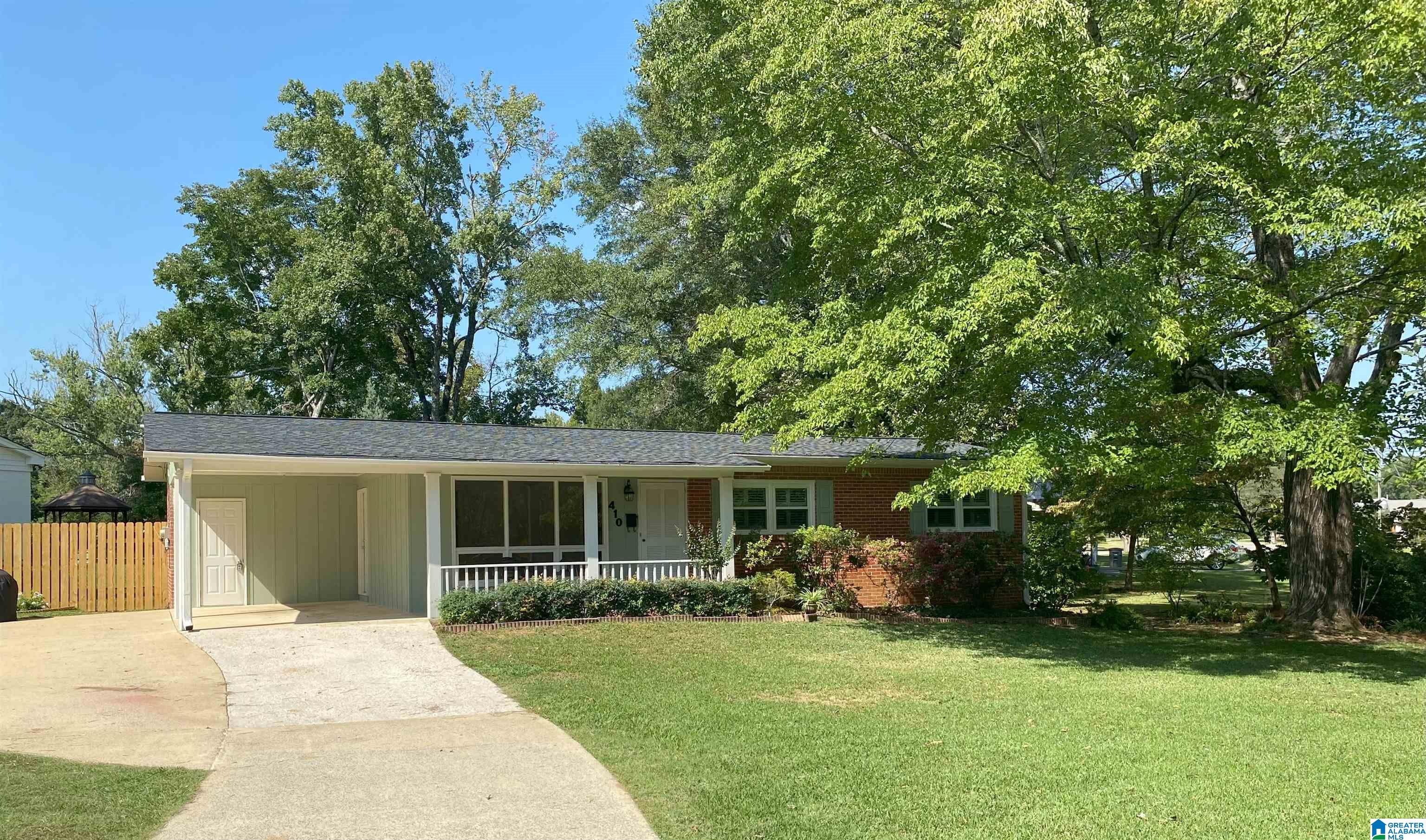 Linden St, Trussville, AL 35173