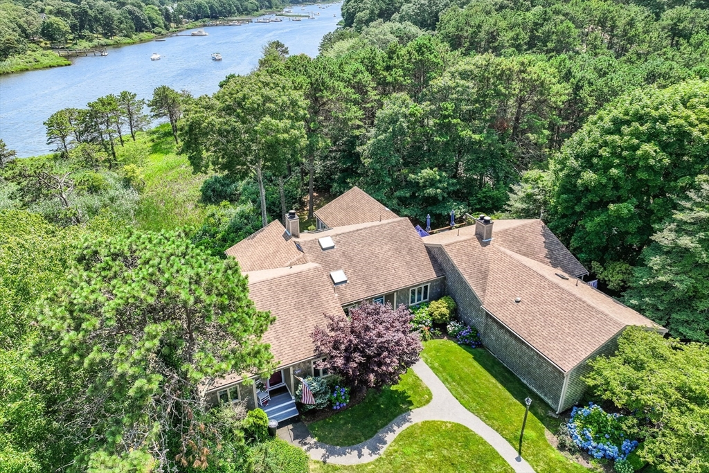 Riverbay Way, Teaticket, MA 02536