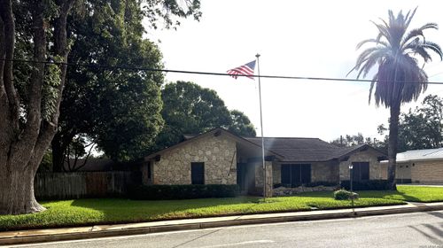 212 S 4th St, Stockdale, TX, 78160-6083 | Card Image
