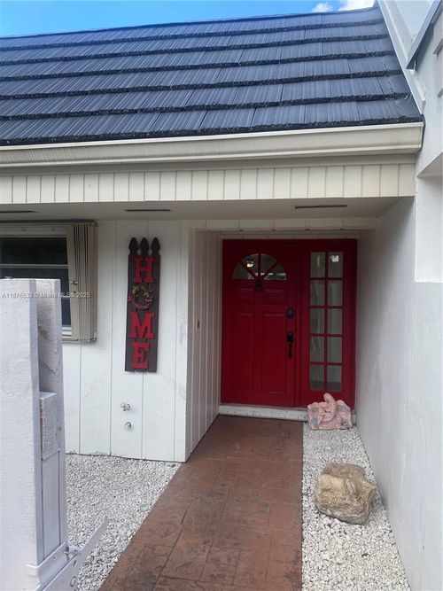 8108 Sw 81st Pl, Miami, FL, 33143-6613 | Card Image