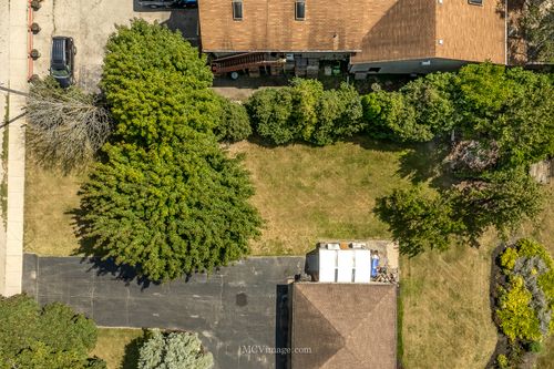 15824 New Ave, Lemont, IL, 60439-3680 | Card Image