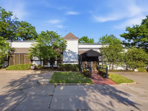 6915 S Canton Ave, Tulsa, OK, 74136-3418 | Card Image