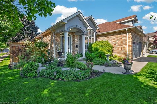 62 Varley Cres, Brantford, ON, N3R7Z7 | Card Image