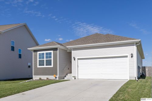 9408 Reynolds St, Omaha, NE, 68122-1340 | Card Image