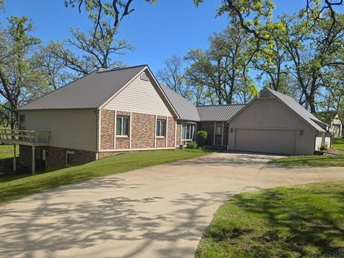 2208 Jefferson Rd, Manchester, IA, 52057-8624 | Card Image