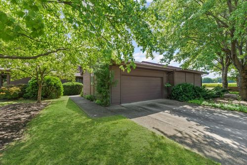 115 W Whitehall Ct, Urbana, IL, 61801-6664 | Card Image