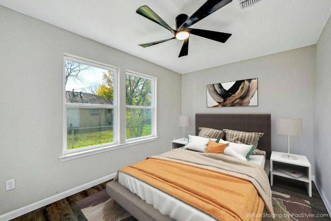 212 S Walnut Ave, House other with 3 bedrooms, 2 bathrooms and 2 parking in Luling TX | Image 13