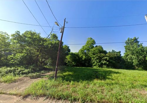 819 W Cherry St, Paris, TX, 75460-3992 | Card Image