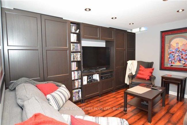 1 Homer Sq, House other with 3 bedrooms, 2 bathrooms and 3 parking in Brampton ON | Image 9