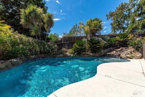 813 Campas Ct, Benicia, CA, 94510-3666 | Card Image