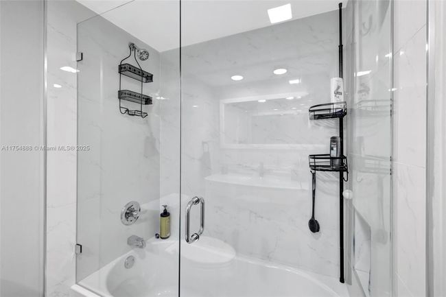APT-305 - 3091 N Course Dr, Condo with 2 bedrooms, 2 bathrooms and null parking in Pompano Beach FL | Image 22