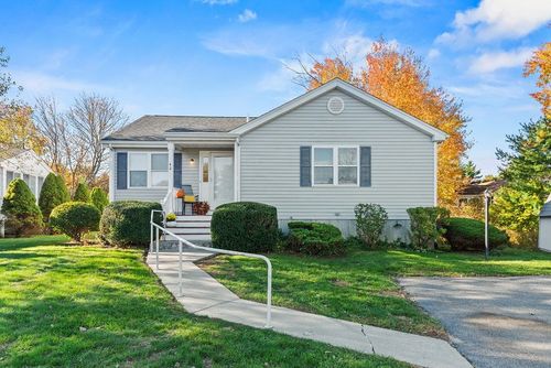 0-42 Crystal Water Dr, East Bridgewater, MA, 02333-2187 | Card Image