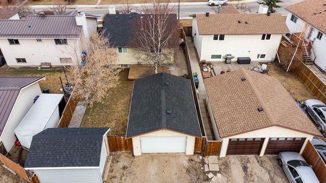 10 Everitt Crescent, Home with 3 bedrooms, 2 bathrooms and 1 parking in Red Deer AB | Image 2