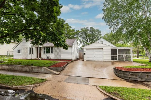 432 12th Ave Se, Rochester, MN, 55904-7229 | Card Image