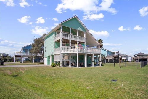 962 Raymond, Crystal Beach, TX, 77650 | Card Image