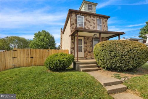 3300 Marion St, READING, PA, 19605-2210 | Card Image