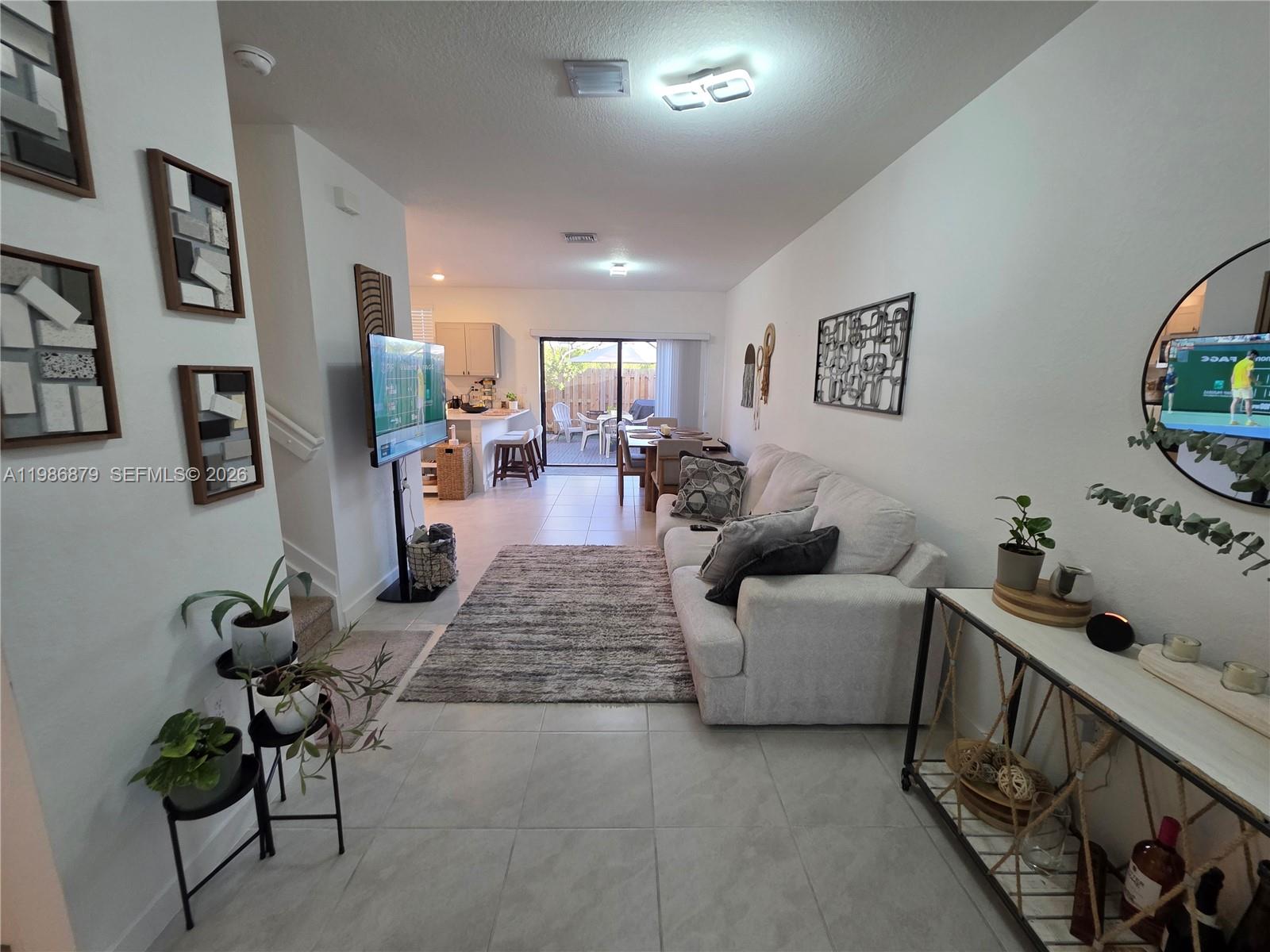 Residential Lease in Florida City 5