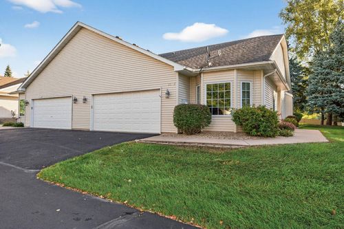 13471 Pine View Ln, Lindstrom, MN, 55045-7315 | Card Image