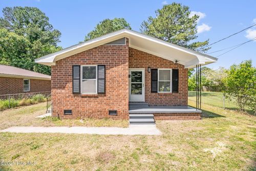 811 Crawford St, Goldsboro, NC, 27530-5941 | Card Image