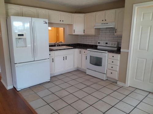 2429 19th Ave N, Texas City, TX, 77590-4847 | Card Image