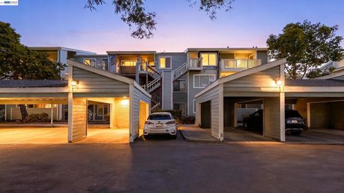 304-37168 Meadowbrook Cmn, Fremont, CA, 94536-3675 | Card Image