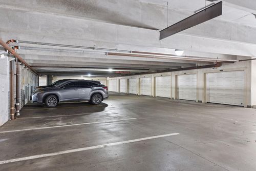 216 Portland Ave, Minneapolis, MN, 55401-2527 | Card Image