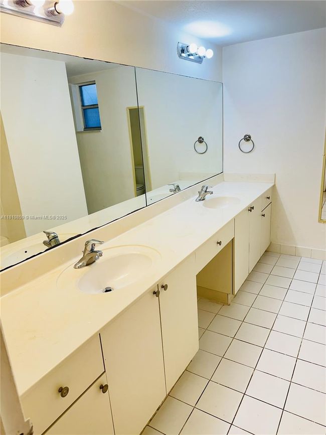 APT-308 - 4205 N University Dr, Condo with 2 bedrooms, 2 bathrooms and null parking in Sunrise FL | Image 7