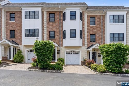 4 Central Ave, Caldwell, NJ, 07006-4802 | Card Image