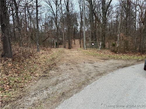 a-9202 E Garrison Hollow Rd, Salem, IN, 47167-6153 | Card Image