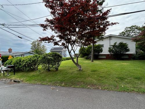 116 Shore Dr, Sound Beach, NY, 11789-1133 | Card Image